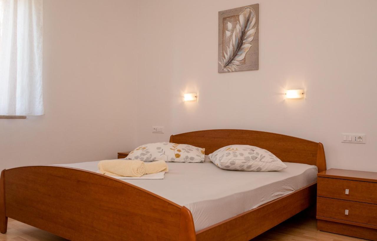 Apartments Silvana In Kampor 外观 照片